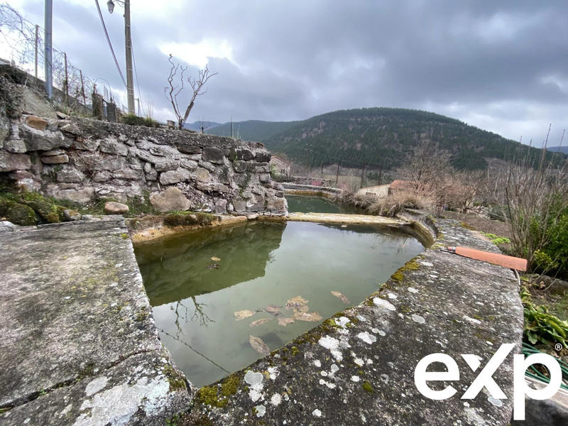 Maison - 301 m² - 11 pièces