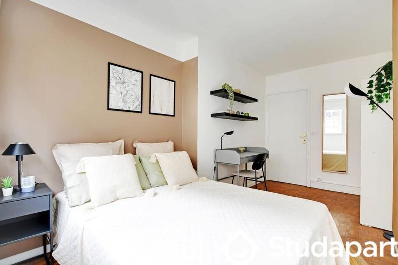 Chambre - 11 m² - 1 pièce