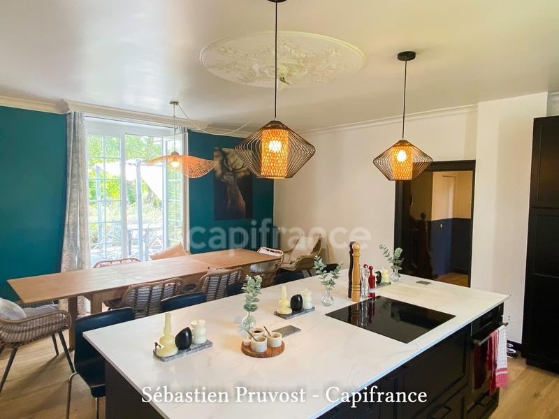 Maison de maîtres - 300 m² - 9 pièces