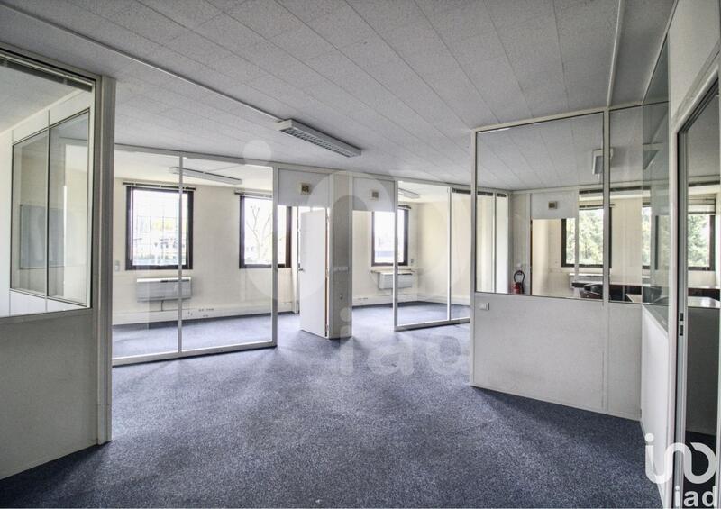 Bureau - 329 m²