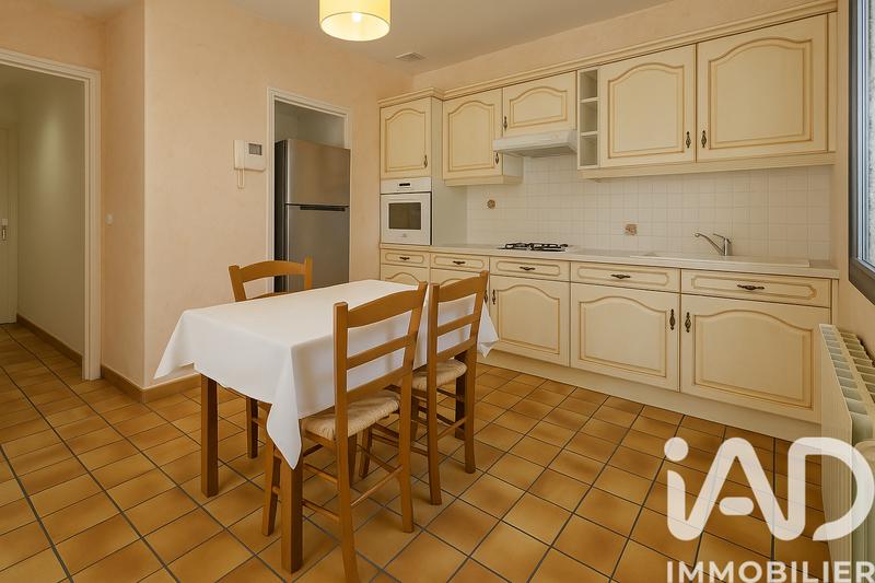 Maison - 260 m² - 7 pièces