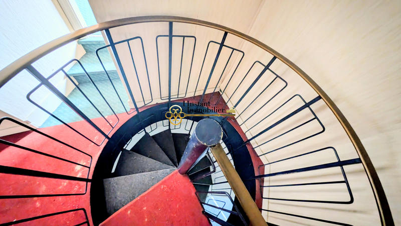 Immeuble - 377 m² - 21 pièces