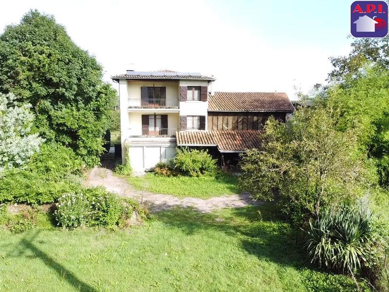 Maison - 240 m² - 7 pièces