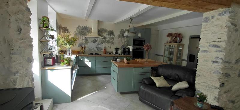 Maison - 280 m² - 9 pièces