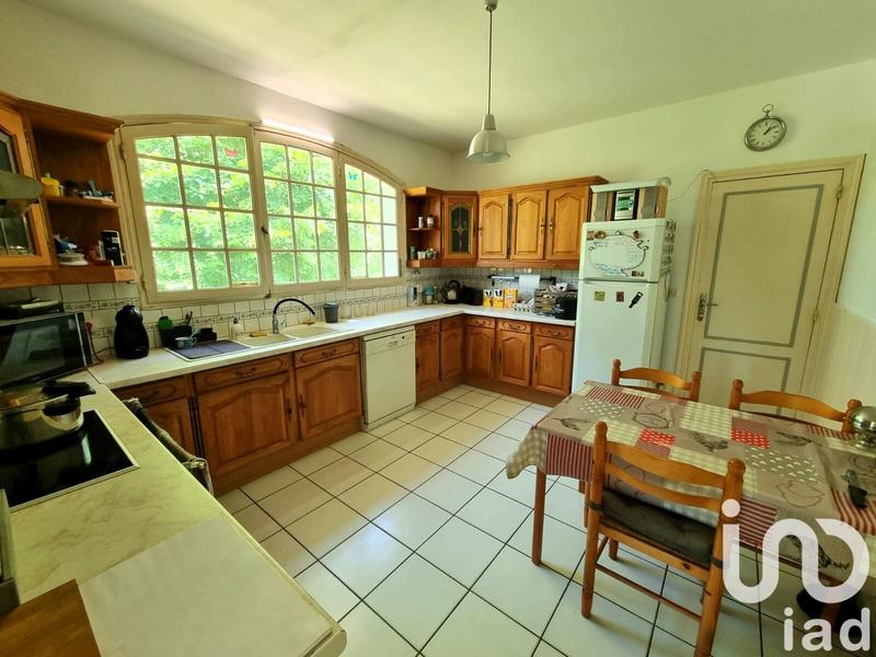 Maison - 220 m² - 9 pièces