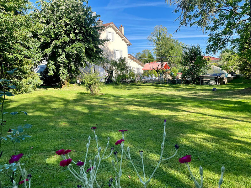 Maison - 213 m² - 8 pièces