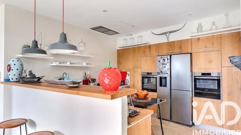 Maison - 230 m² - 8 pièces