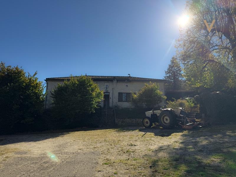 Corps de ferme - 230 m² - 9 pièces