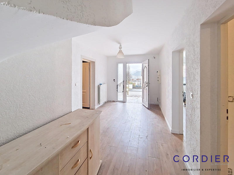 Maison - 290 m² - 10 pièces