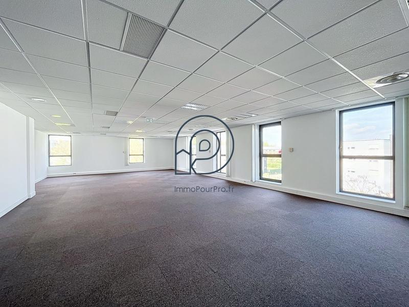 Bureau - 230 m²