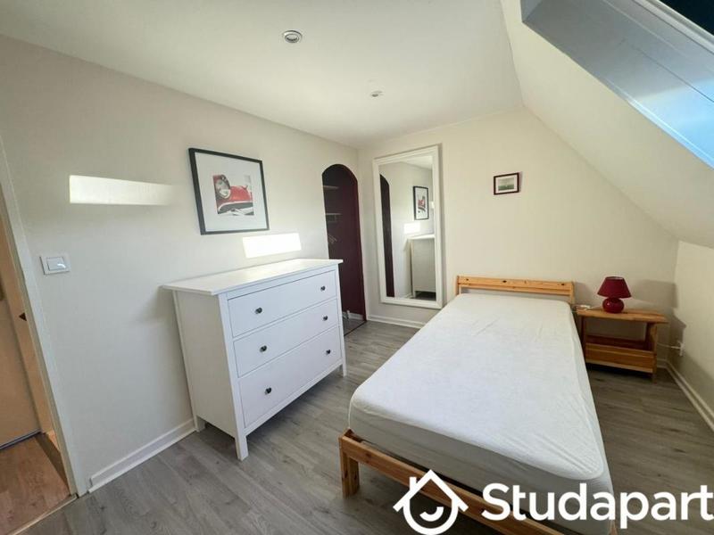 Chambre - 9 m² - 1 pièce