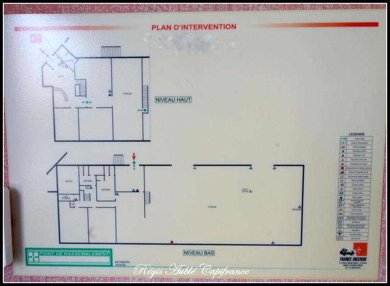 Entrepôt - 866 m² - 12 pièces