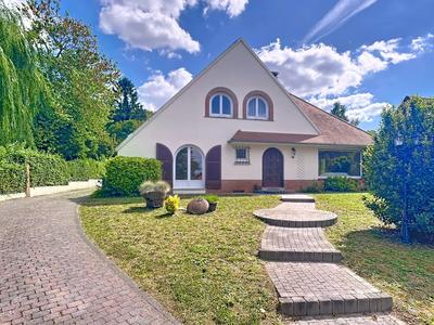 Maison - 198 m² - 8 pièces