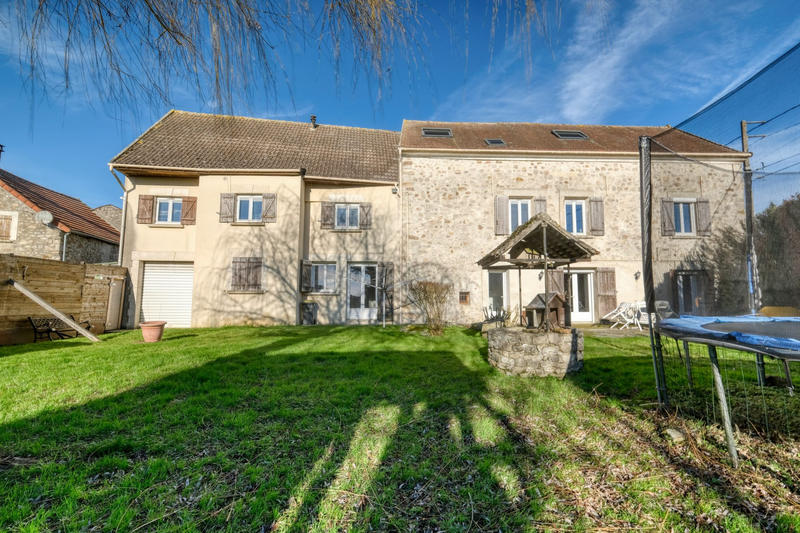 Maison - 261 m² - 8 pièces