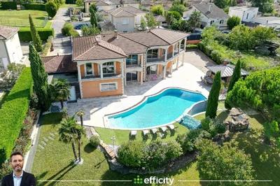 Maison d'architecte - 300 m² - 10 pièces