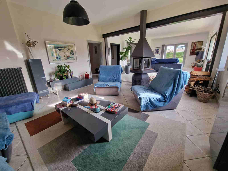 Maison - 255 m² - 8 pièces