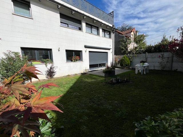 Maison - 106 m² - 4 pièces