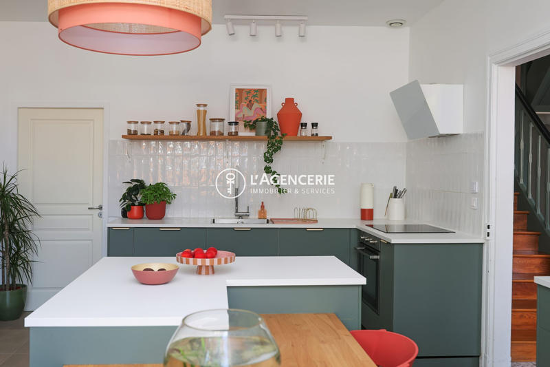 Maison - 196 m² - 8 pièces