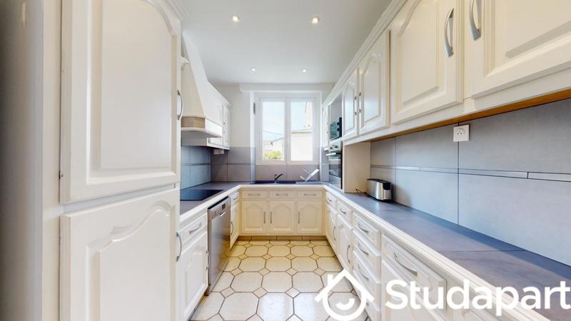 Chambre - 13 m² - 1 pièce