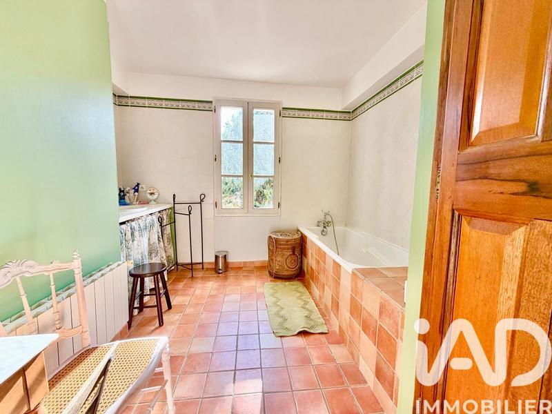 Maison - 290 m² - 9 pièces