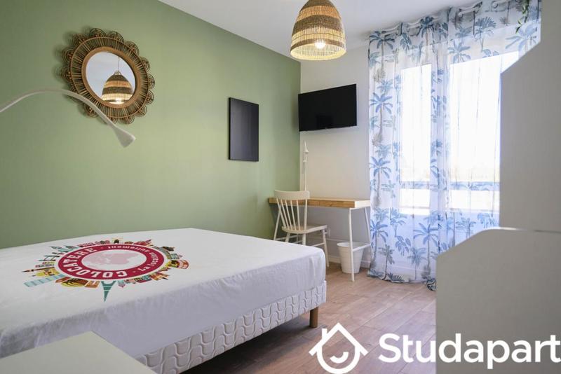 Chambre - 11 m² - 1 pièce