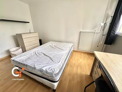 Chambre - 11 m² - 5 pièces