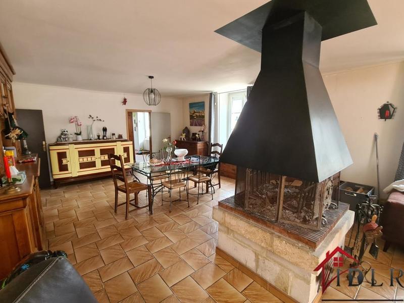 Maison - 210 m² - 9 pièces