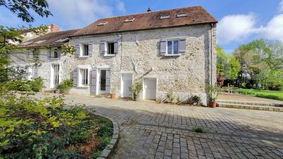 Briarde - 269 m² - 10 pièces