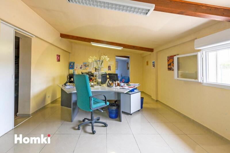 Maison - 394 m² - 12 pièces