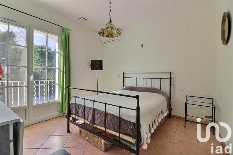 Maison - 216 m² - 6 pièces