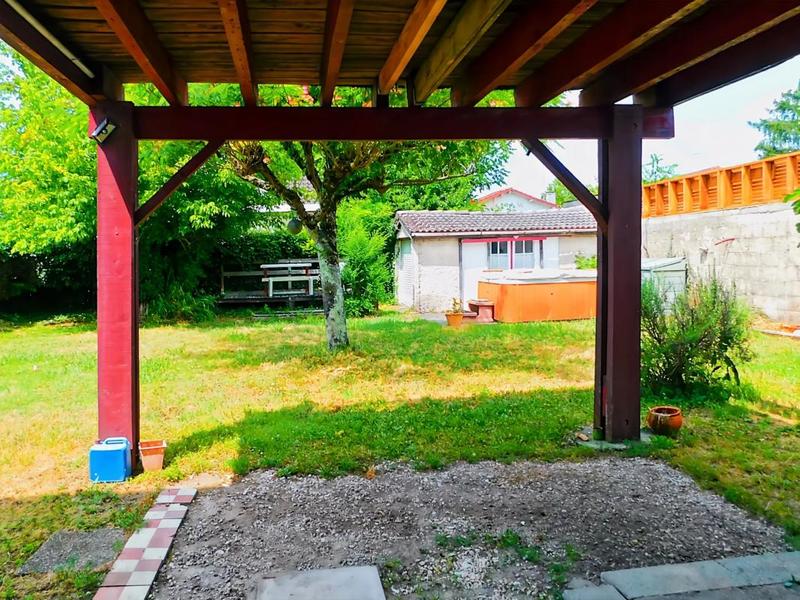 Maison - 210 m² - 8 pièces