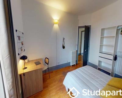 Chambre - 120 m² - 1 pièce