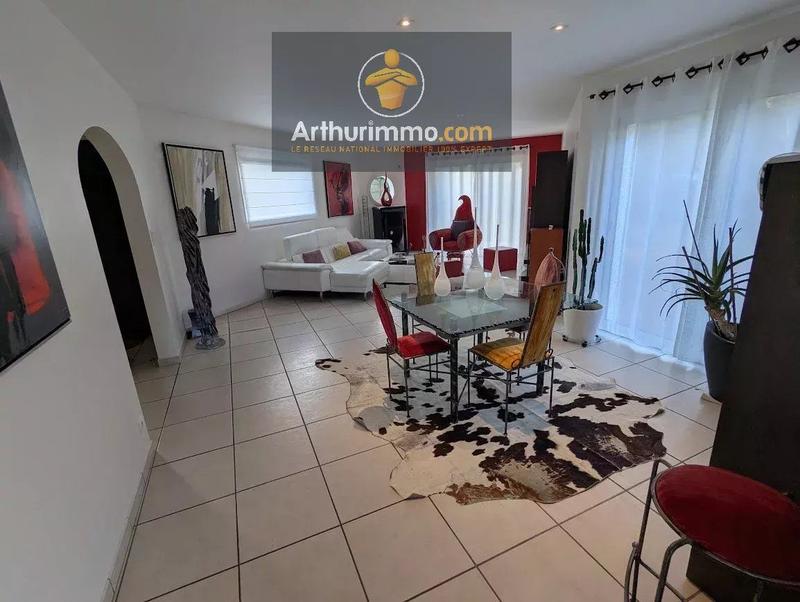 Maison - 201 m² - 7 pièces