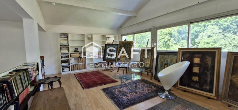 Maison - 181 m² - 6 pièces