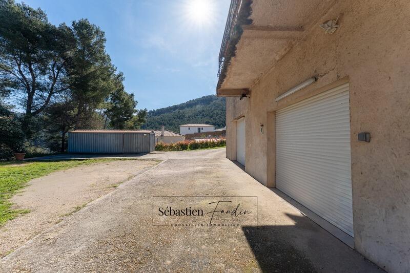 Maison - 168 m² - 8 pièces