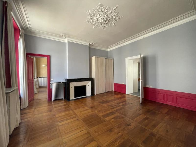 Appartement - 180 m² - 5 pièces