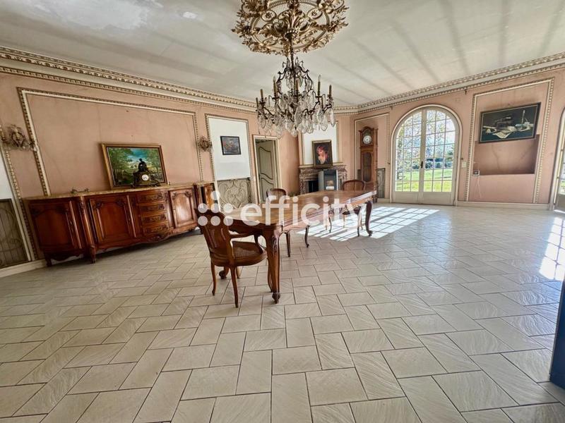 Demeure - 342 m² - 8 pièces