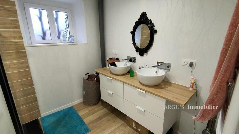 Maison - 260 m² - 5 pièces