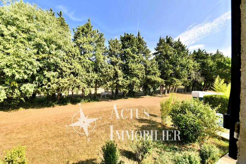 Propriété - 295 m²