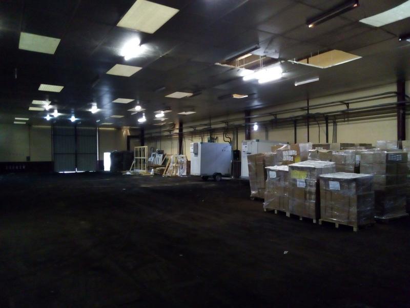 Entrepôt - 4 840 m²