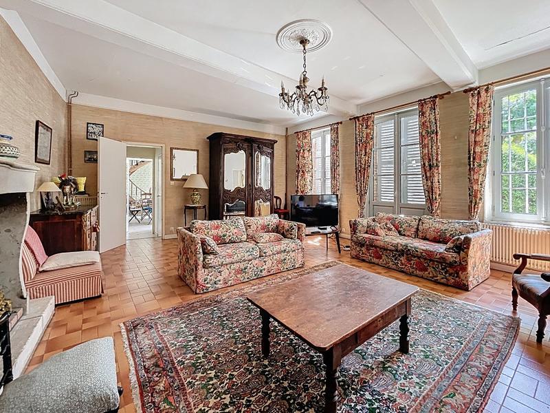 Maison de maîtres - 314 m² - 12 pièces