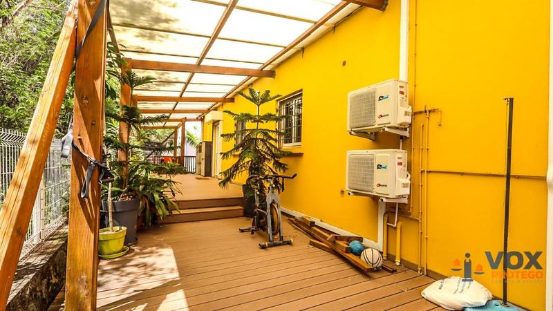 Villa - 289 m² - 6 pièces