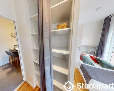 Chambre - 120 m² - 1 pièce