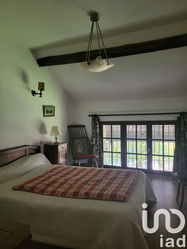 Maison - 250 m² - 8 pièces