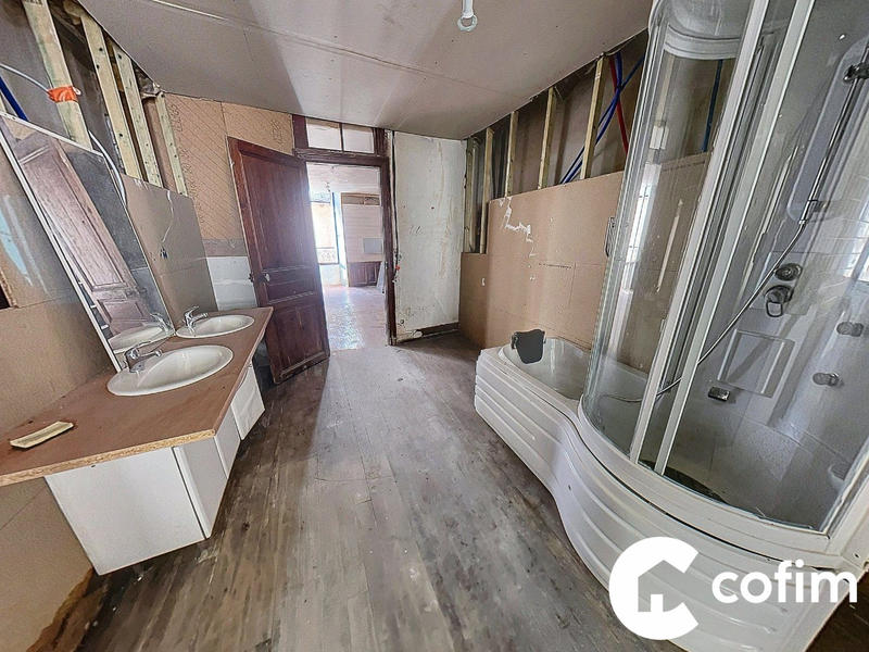 Maison contemporaine - 457 m² - 10 pièces