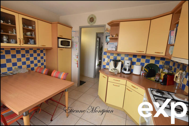 Maison - 257 m² - 13 pièces