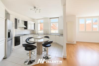 Appartement - 165 m² - 6 pièces