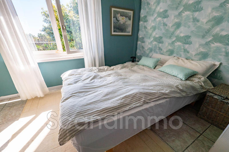 Maison - 234 m² - 9 pièces