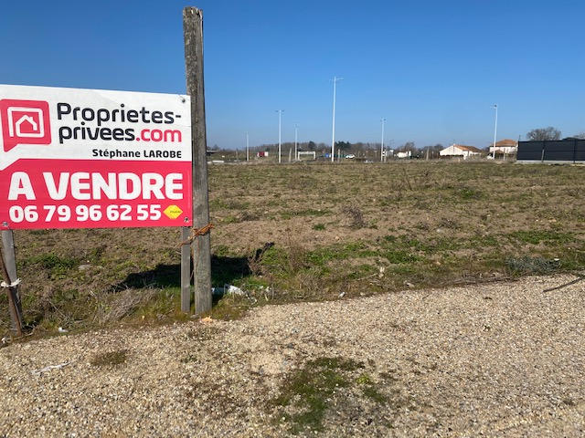 Terrain constructible - 908 m²