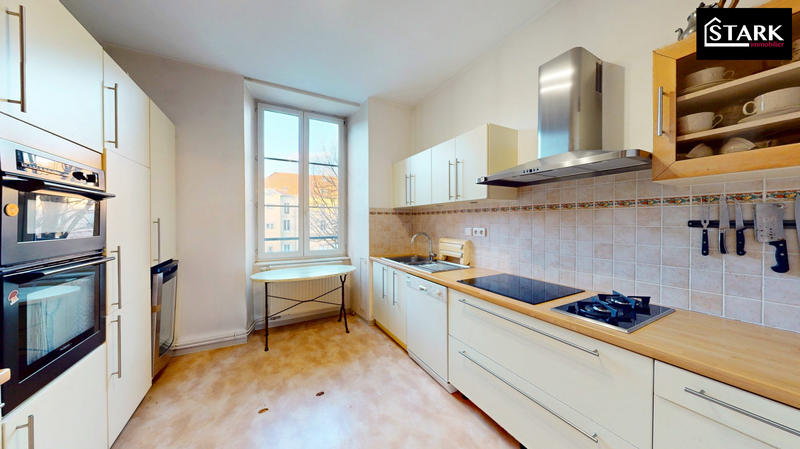 Appartement - 122 m² - 5 pièces